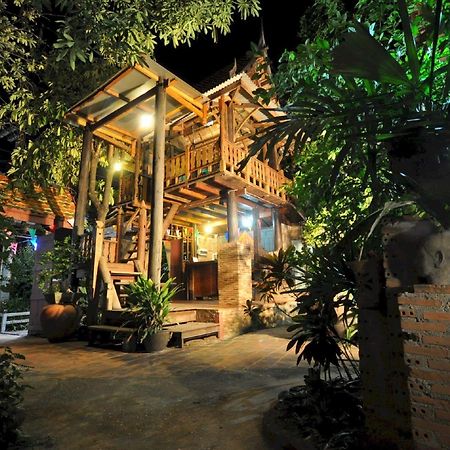 Ayutthaya Bouchic Hostel Exteriér fotografie