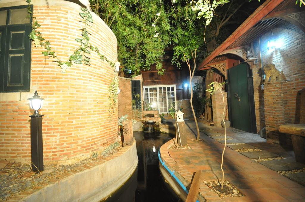 Ayutthaya Bouchic Hostel Exteriér fotografie