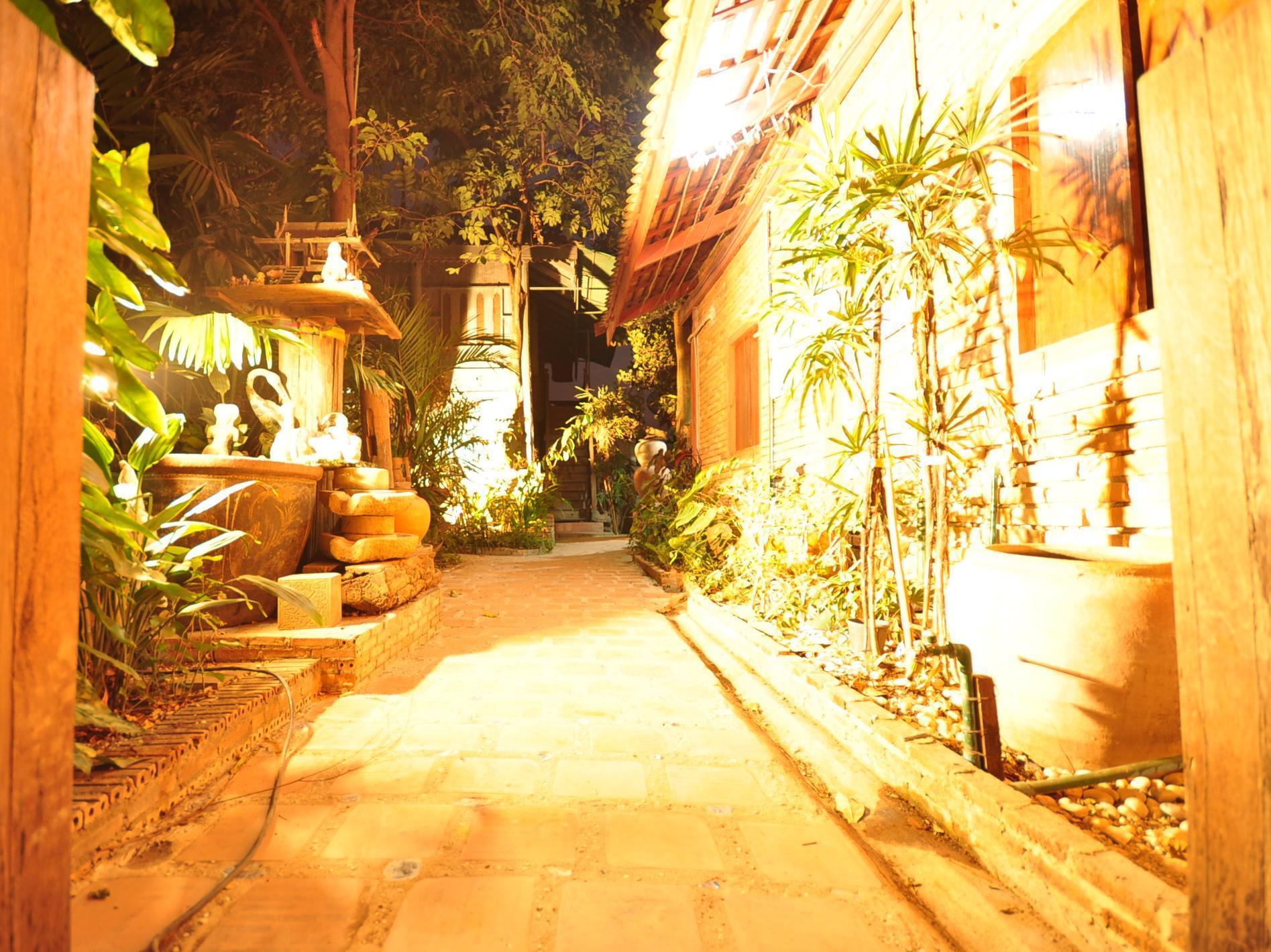 Ayutthaya Bouchic Hostel Exteriér fotografie