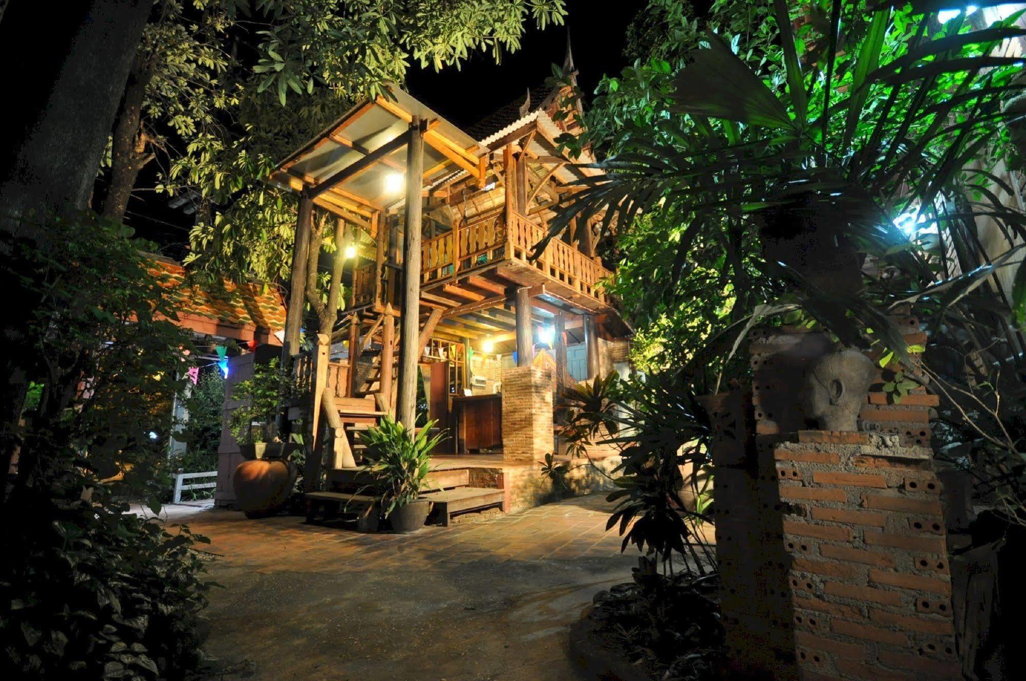 Ayutthaya Bouchic Hostel Exteriér fotografie