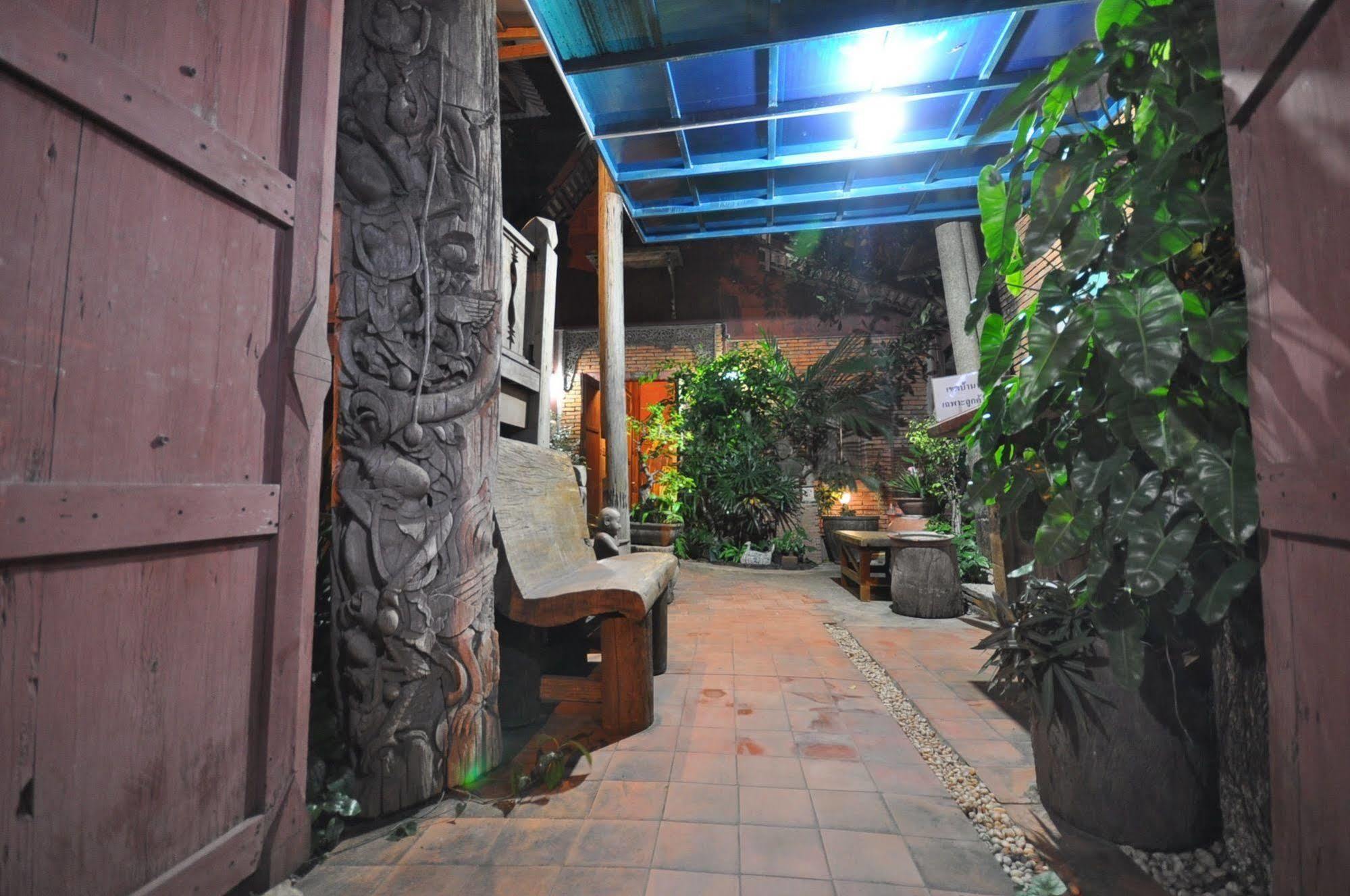 Ayutthaya Bouchic Hostel Exteriér fotografie