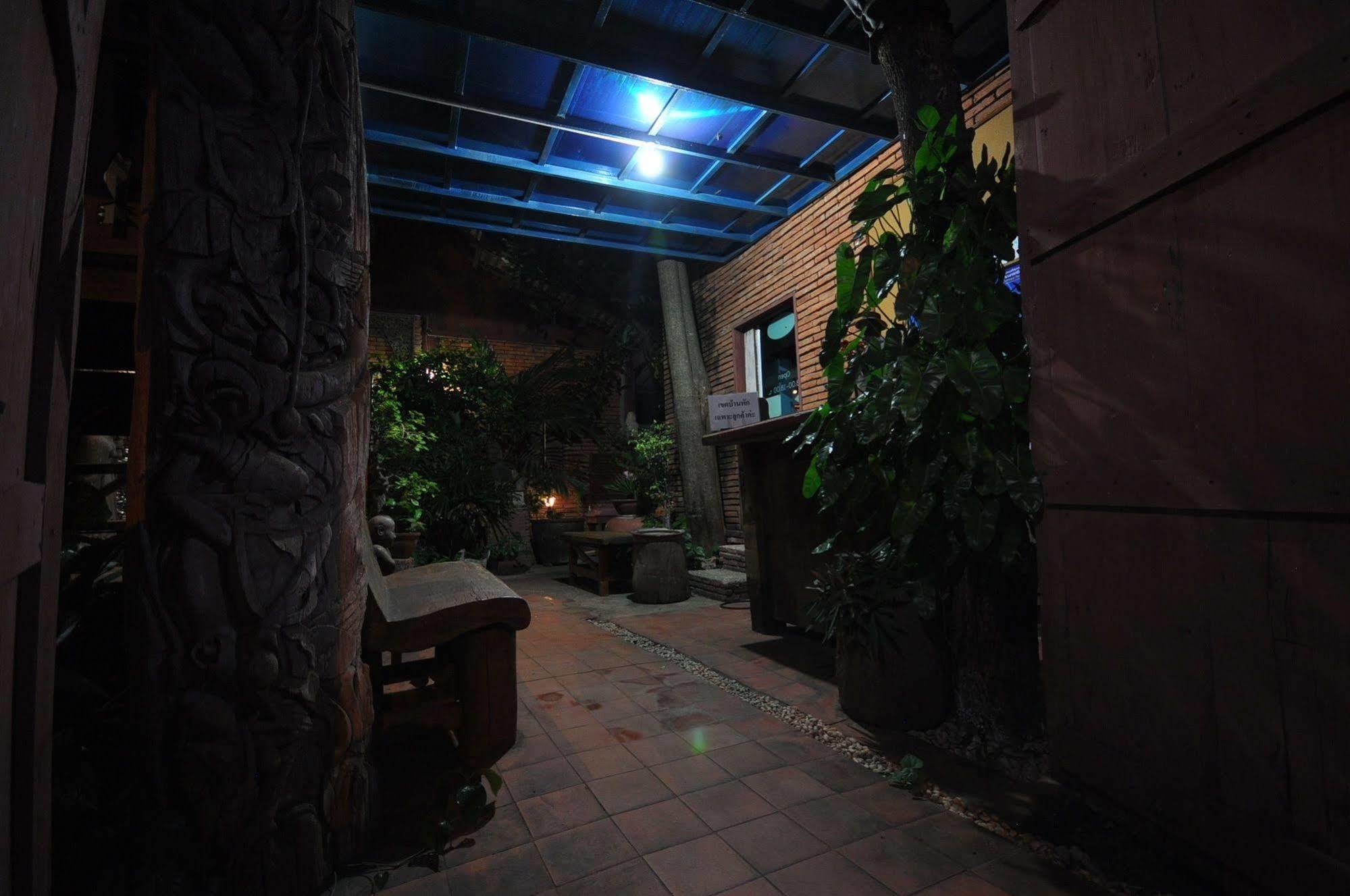 Ayutthaya Bouchic Hostel Exteriér fotografie