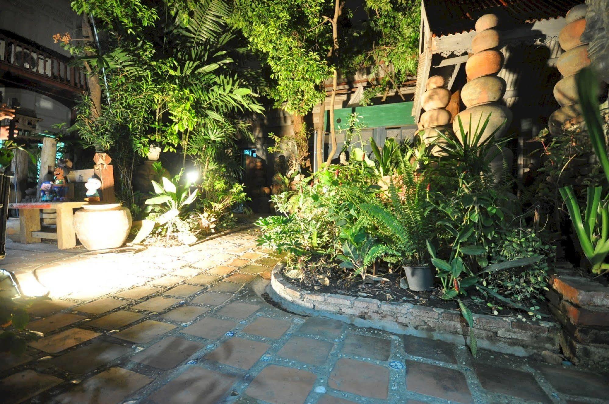 Ayutthaya Bouchic Hostel Exteriér fotografie