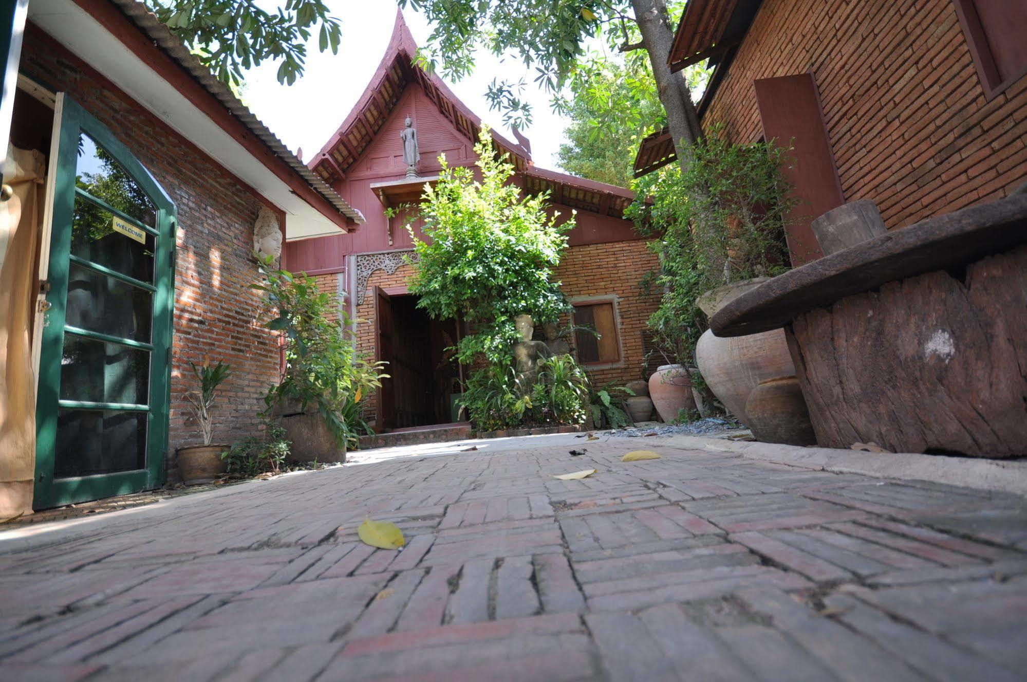 Ayutthaya Bouchic Hostel Exteriér fotografie