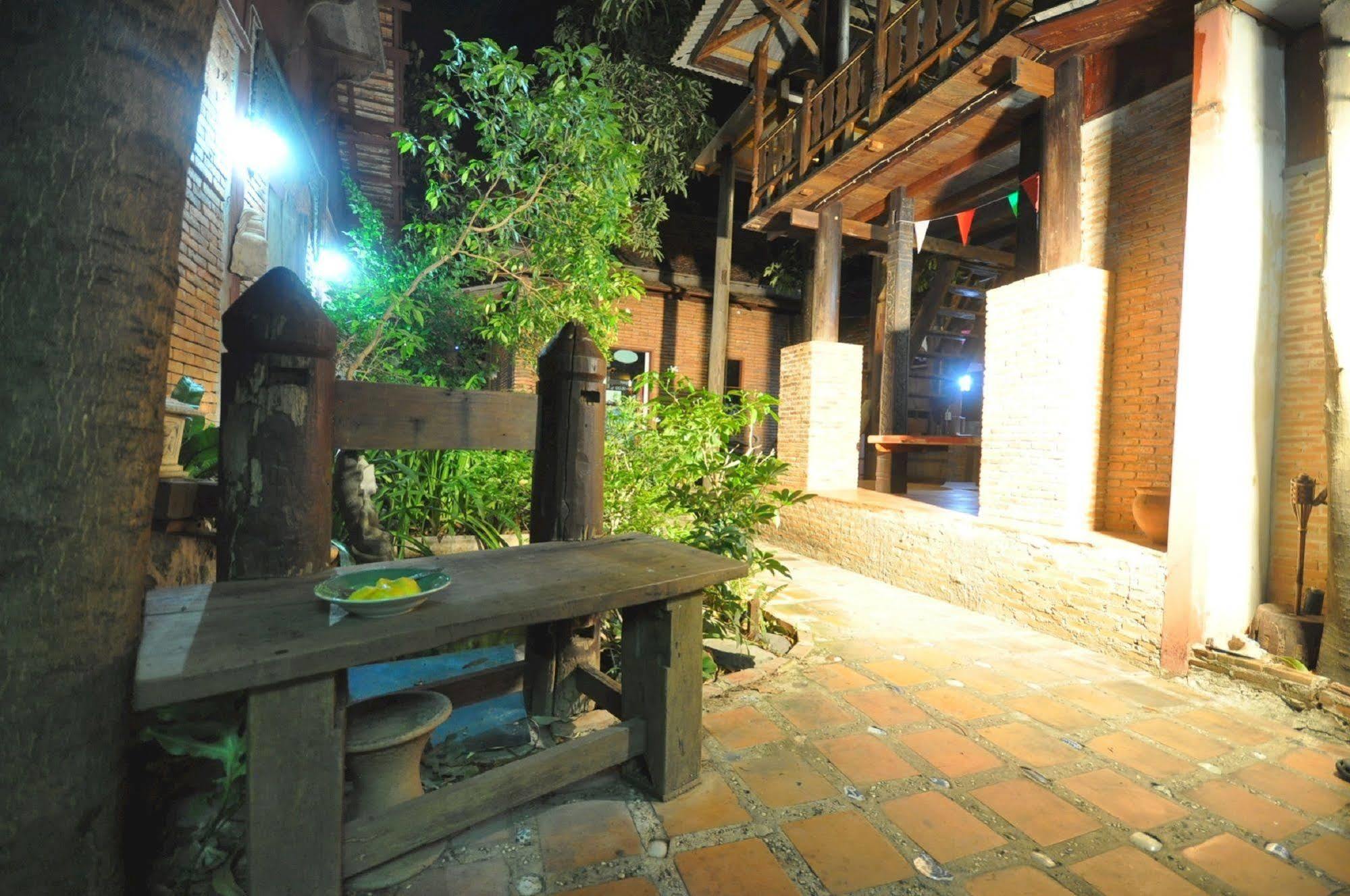 Ayutthaya Bouchic Hostel Exteriér fotografie